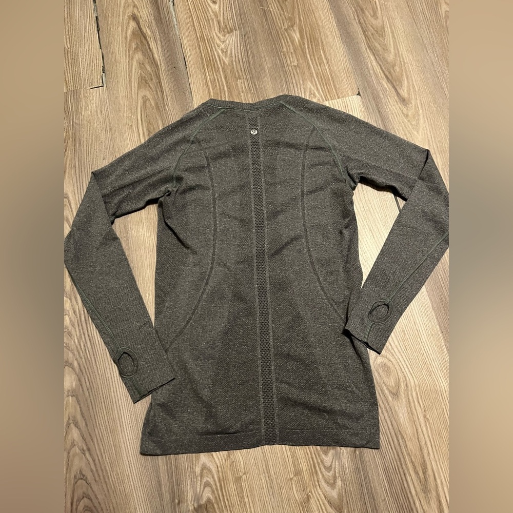 Lululemon long sleeve swiftly